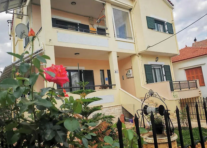 Studio Apartments Eirini